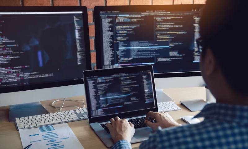 数据科学选型:R与Python如何赋能遂宁网站建设?